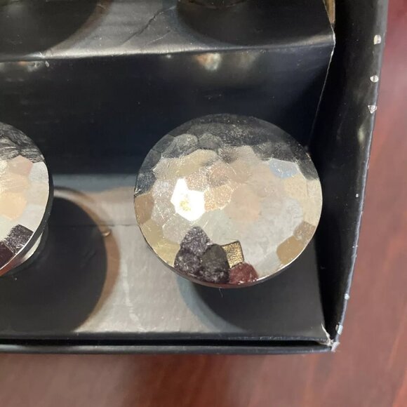 Casa Decor Set Of 8 Silver Hammered Finish Drawer Knobs - NIB - Picture 3 of 4